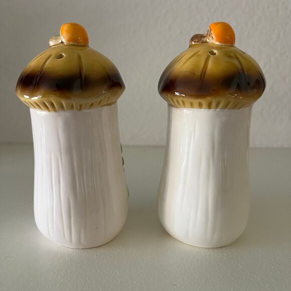 Vintage Merry Mushroom Sears Roebuck Shakers Japan - Picture 3 of 6